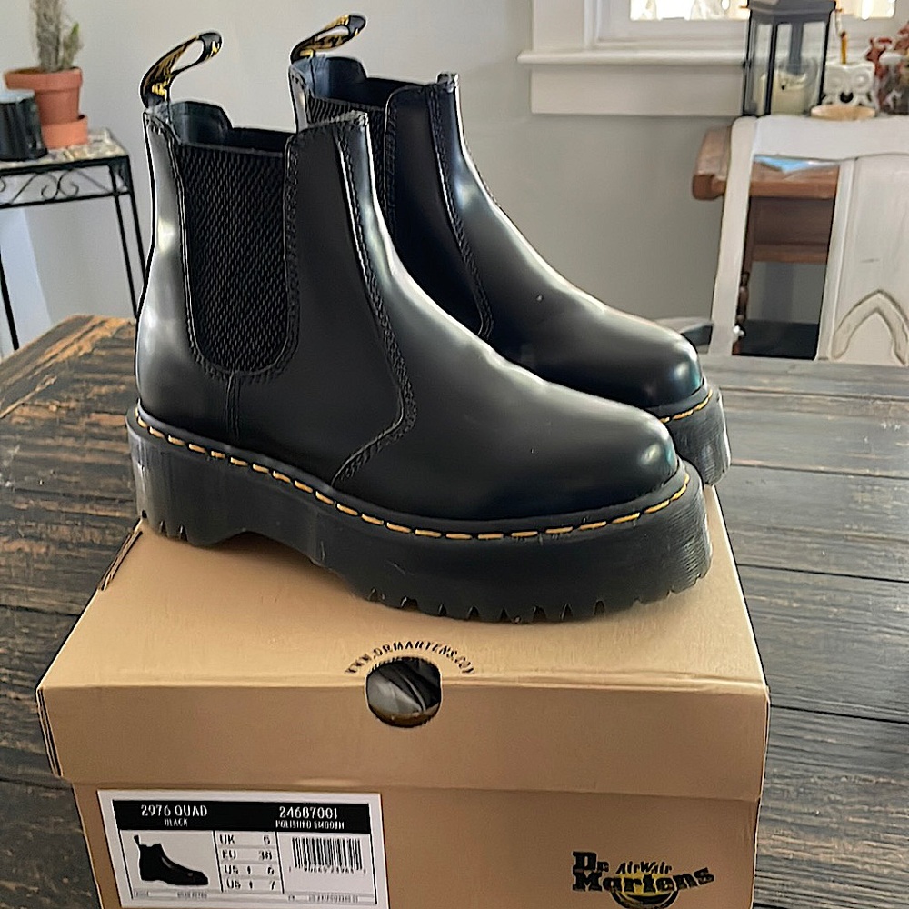 Dr. Martens Platform Smooth Boots